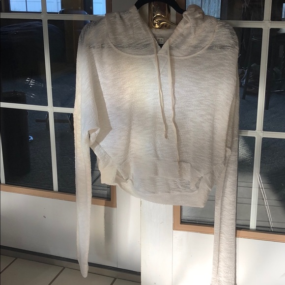 Hollister white crop sweatshirt - Picture 2 of 6